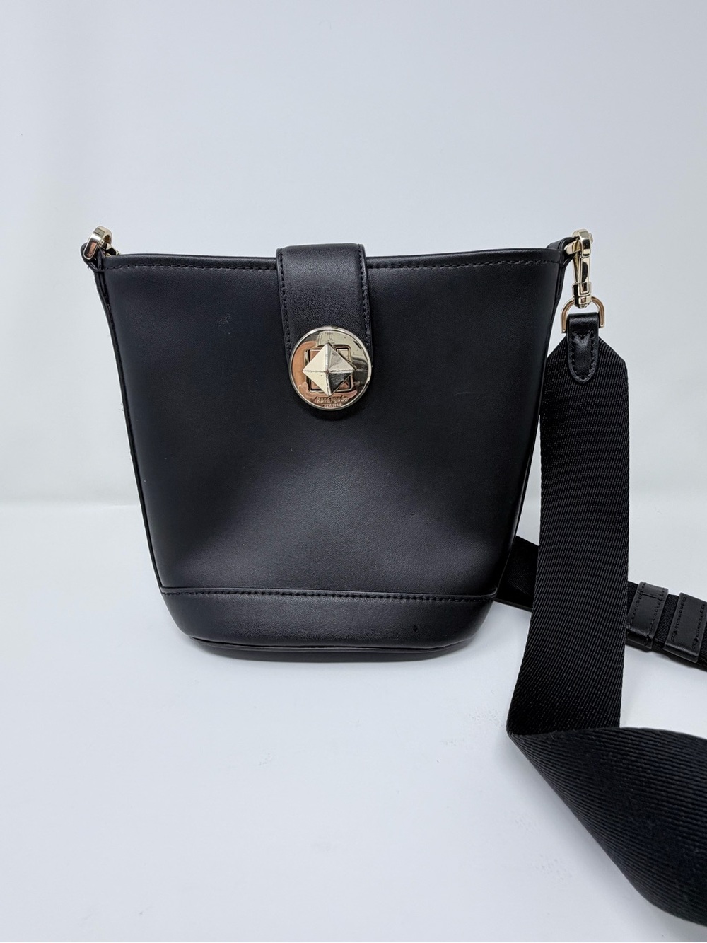 Kate Spade New York Black Leather Bucket Crossbody Bag Gold Hardware